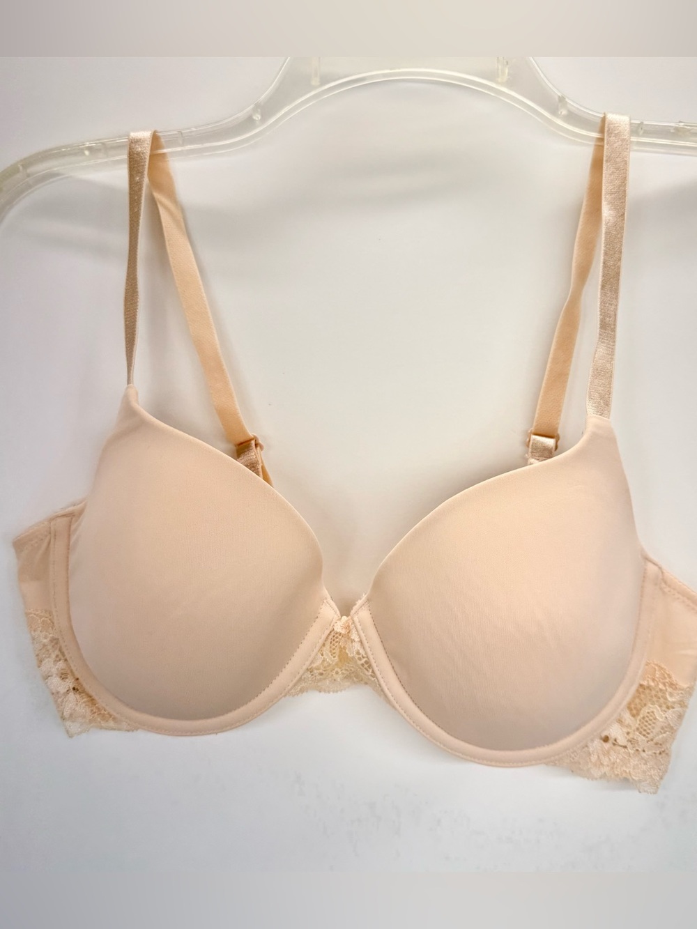 Ellen Tracy Women’s Light Nude Padded T-Shirt Bra with Lace Sides Size 36B